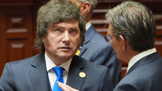 Copertina di Gli argentini sempre più indebitati per arrivare a fine mese. Ma per Milei è solo “un problema tra privati”