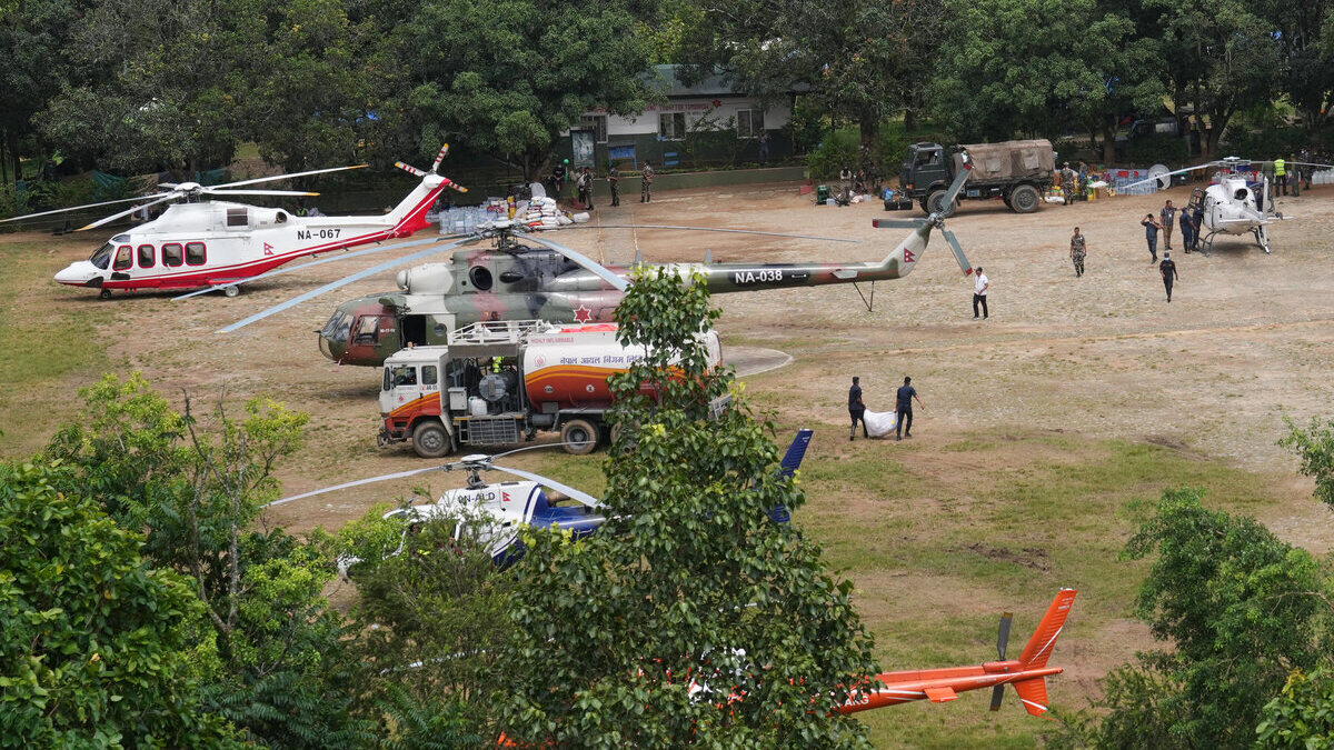 nepal quasi mille lavoratori intrappolati nei tunnel idroelettrici dispersi salgono a 4247 oltre 900 i morti allerta nuove inondazioni da Ilfattoquotidiano.it nepal quasi mille lavoratori intrappolati nei tunnel idroelettrici dispersi salgono a 4247 oltre 900 i morti allerta nuove inondazioni