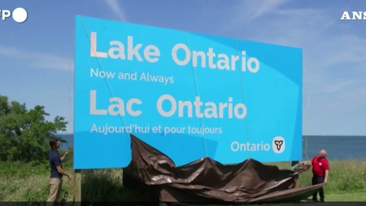 il premier dell8217ontario sfida donald trump e svela il cartello lago ontario ora e per sempre 8211 il video da Ilfattoquotidiano.it il premier dell8217ontario sfida donald trump e svela il cartello lago ontario ora e per sempre 8211 il video