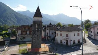 Quinis, il paese che sta sprofondando: case inclinate e campanile pendente. La rabbia degli abitanti