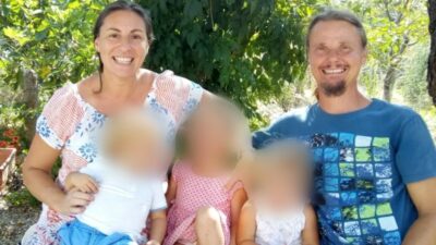 Copertina di Famiglia nel bosco, il Tribunale: “Subito rientri diurni per i bimbi nella casa di Palmoli. Da ottobre anche di notte”
