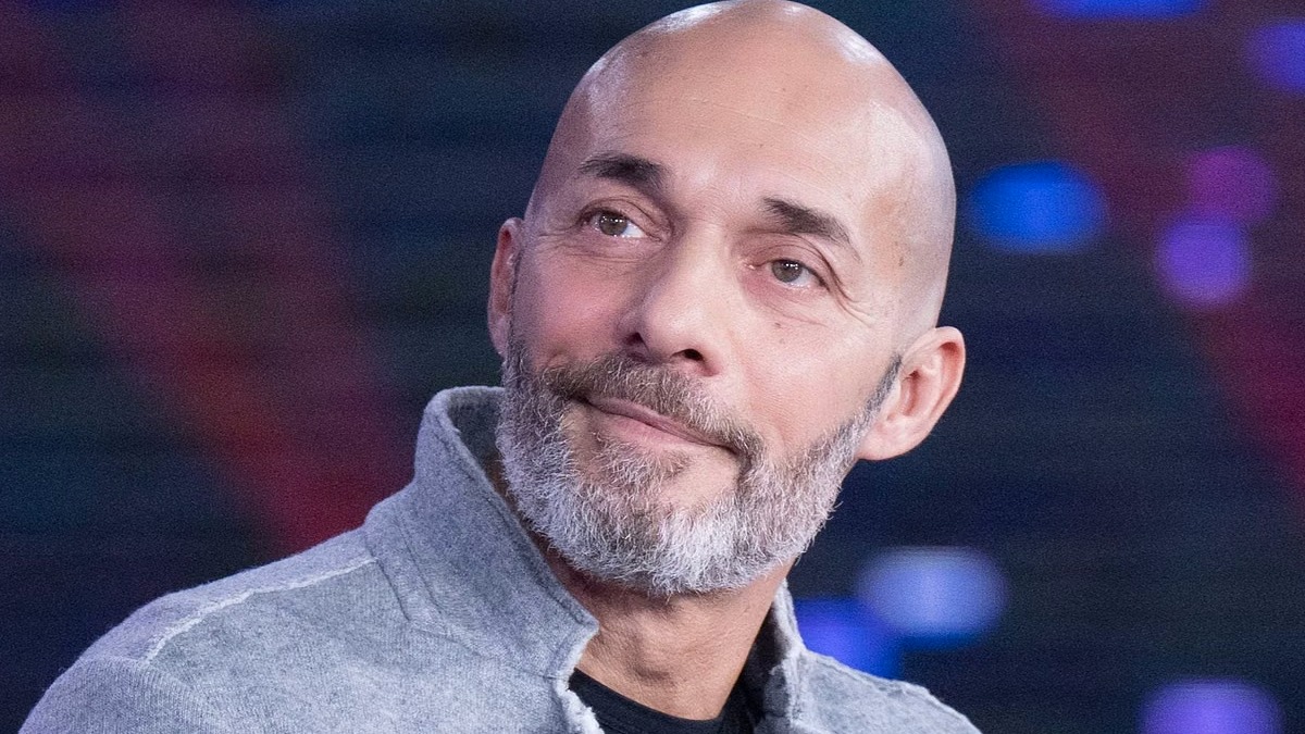 durante lo scontro mi ha preso forte per il collo ho edemi alle corde vocali fatico a parlare ho sentito l8217urlo di mia figlia c8217era un uomo in piedi cercava me e mia moglie max laudadio dopo l8217aggressione da Ilfattoquotidiano.it durante lo scontro mi ha preso forte per il collo ho edemi alle corde vocali fatico a parlare ho sentito l8217urlo di mia figlia c8217era un uomo in piedi cercava me e mia moglie max laudadio dopo l8217aggressione