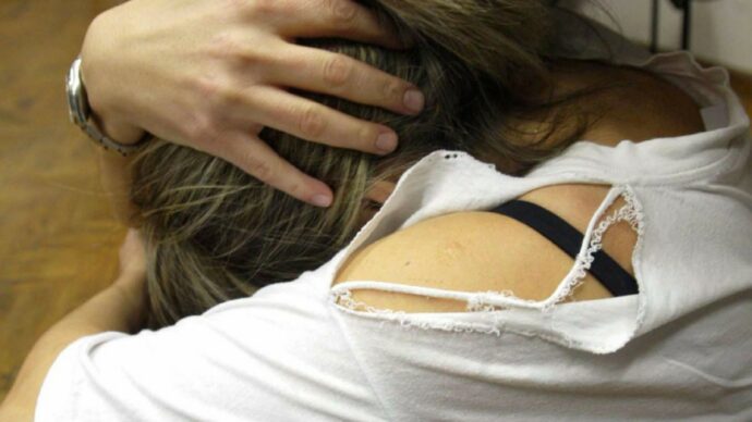 Accusato di stupro e scarcerato, Nordio manda gli ispettori. Meloni contro i giudici