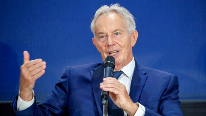 Via la Palestina dai libri: “Blair  lo ha chiesto  ad Abu Mazen”