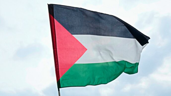 “Dite ai bambini di togliere o girare la maglia col simbolo della Palestina o uscite dal palazzetto”: il caso a Fasano durante i Giochi del Mediterraneo