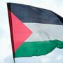 Copertina di “Dite ai bambini di togliere o girare la maglia col simbolo della Palestina o uscite dal palazzetto”: il caso a Fasano durante i Giochi del Mediterraneo