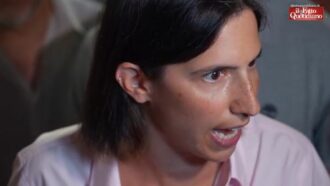 Copertina di Schlein: “Primarie? Prima il programma, poi il resto”. E su Report: “La destra l’ha fatto sparire perché scomodo”