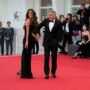 Copertina di Show di George Clooney sul red carpet di Venezia: “Il premio alla carriera? Ho pensato: ‘forse sanno qualcosa che io non so?”