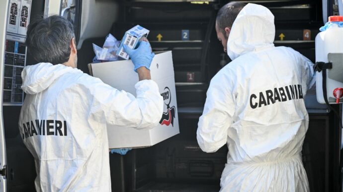 Omicidio suicidio Pietralata – Indagini sui conti e le “cure” in Messico: autopsie, telefoni e biglietti per ricostruire le ultime ore della famiglia