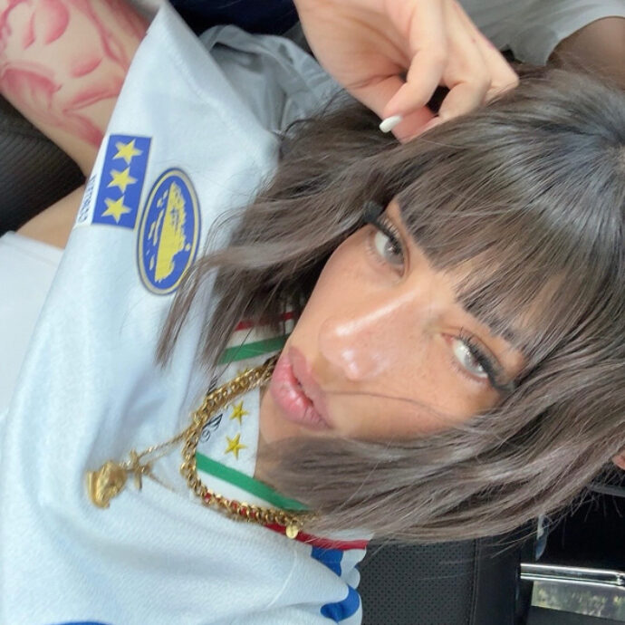 Da TikTok alla musica: chi è Tokyo, la rapper scommessa di Guè che ha preso il nome d’arte da “La Casa di Carta”