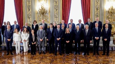 Copertina di Meloni: la cronistoria di 1.413 giorni senza nulla da festeggiare. Quattro anni di flop: armi banche, giustizia, tv e (in)sicurezza | lo speciale del Fatto