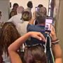 Copertina di Applausi e grida di esultanza dalla redazione – Video