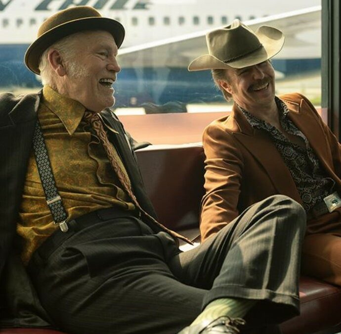 Wild Horse Nine, McDonagh sfida la storia tra spie, cavalli selvaggi e sangue: a Venezia il cinema torna a essere esperienza