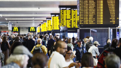 Copertina di Rfi multata per 1,75 milioni per lo stop ai treni “causa chiodo” che danneggiò i cavi a Termini: “Non adottate misure idonee”