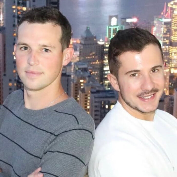 Un mega party di 3 giorni in Costa Smeralda, Sinner e Sam Altman tra gli ospiti vip e regali di nozze per quasi 2 milioni: il matrimonio da sogno di Brendan Blumer e Salvatore Spano