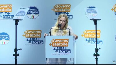 Copertina di Meloni prende in giro il centrosinistra: “Opposizione più longeva di sempre, traguardo storico anche per loro” – Video