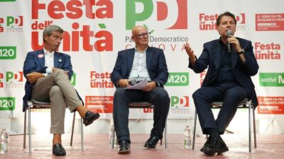 Copertina di Primarie, Giuseppe Conte agli iscritti M5s: “Votate Schlein, se la giudicate migliore”. Orlando (Pd): “Scriviamo le cose che ci uniscono”