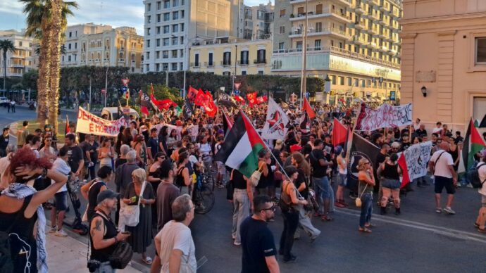 La trumpata di Giorgia:  se l’energia costa troppo, “estrarremo petrolio  dai mari e dalla Lucania”