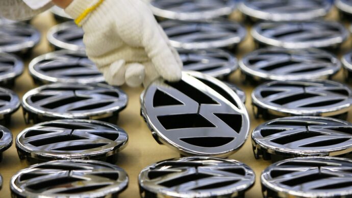 Volkswagen, 50mila posti in meno e quattro fabbriche a rischio. Passa la maxi-ristrutturazione