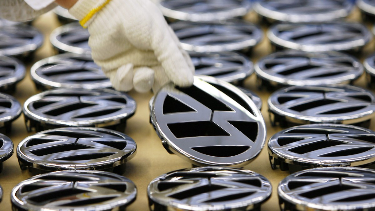 volkswagen 50mila posti in meno e quattro fabbriche a rischio passa la maxi ristrutturazione da Ilfattoquotidiano.it volkswagen 50mila posti in meno e quattro fabbriche a rischio passa la maxi ristrutturazione