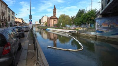 Copertina di Sversamento di oli nel Naviglio, “danni pesanti alla biodiversità”: chiuse le rogge per evitare danni all’agricoltura. Le probabili cause