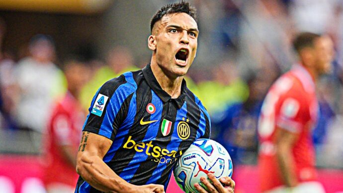 L’Inter è tornata pazza: batte il Napoli con una rimonta incredibile e rimane a punteggio pieno. Decisivo Lautaro Martinez