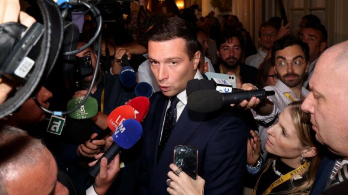 Bardella dopo la visita a Farage arriva in Italia  e loda Meloni