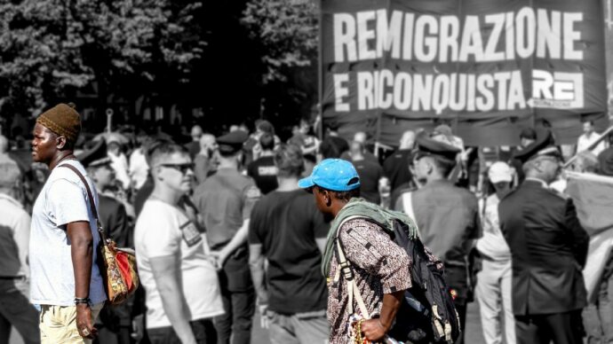 l’altra via, Tra wokee remigrazione