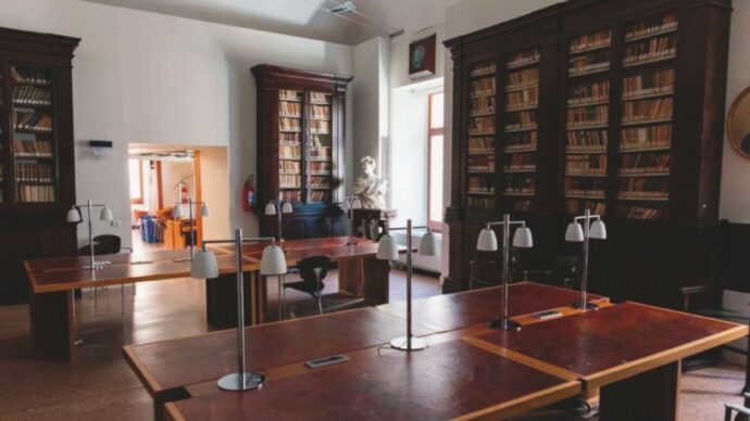 Biblioteca Dèlfico, stipendi sottozero per due lavoratori
