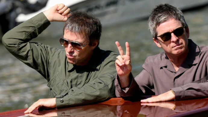 Liti, poesia, politica, tanti “fuck” e musica: sono gli Oasis in tutta la loro (vera) essenza