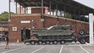 Copertina di Attenzione, transitano carri armati:  il porto di Piombino è un hub militare