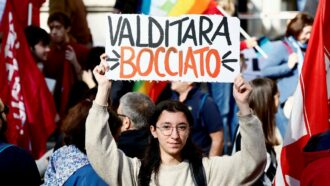 Riaprono le scuole, le voci di protesta degli studenti tra infrastrutture fatiscenti e imposizioni ministeriali