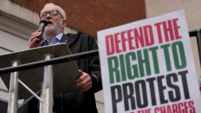 Copertina di Corbyn: “La sinistra fermi l’Ue sul riarmo, altrimenti taglieranno il welfare”