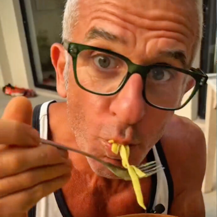 “Ero diventato un mostro, pensavo solo a produrre e avevo perso la capacità di vivere sereno. Un ex Presidente della Camera mi disse: ‘Voi cuochi siete come i preti, sapete tutti i caz*i degli altri'”: così lo chef Max Mariola