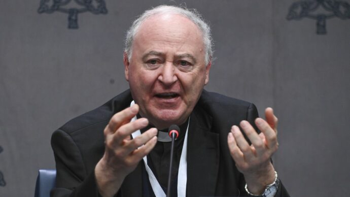 Fine vita, il Vaticano: “Meno fondi per le armi e più per le cure palliative. Chi si dice difensore della vita si muova”