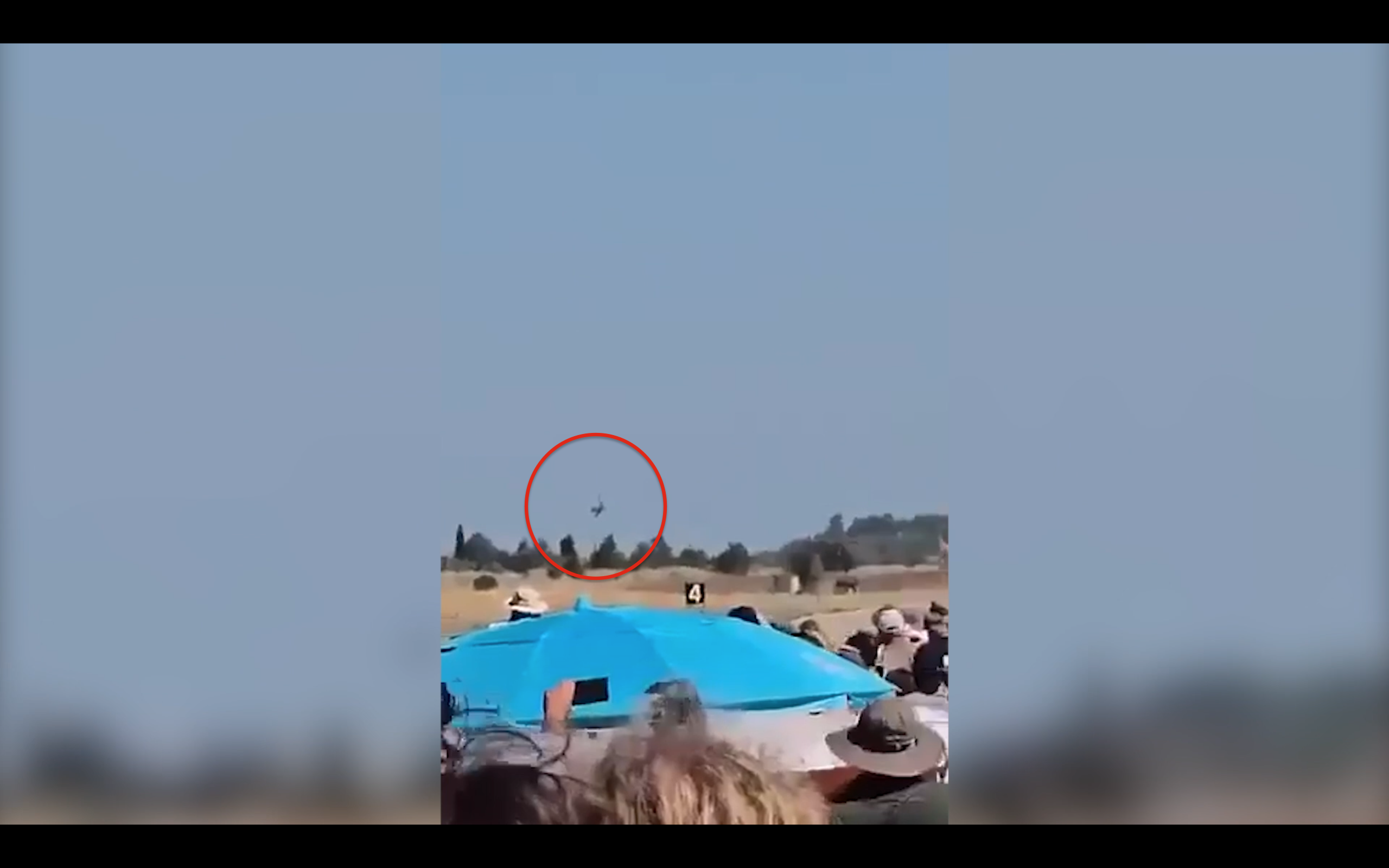 jet si schianta durante un8217esibizione a nord di atene morti i due piloti il video dell8217incidente da Ilfattoquotidiano.it jet si schianta durante un8217esibizione a nord di atene morti i due piloti il video dell8217incidente