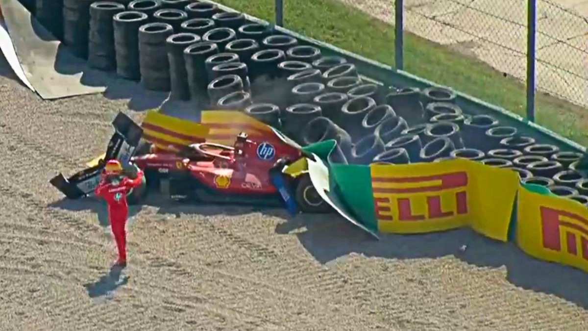 disastro ferrari a monza leclerc a muro al secondo giro bandiera rossa alla partenza scintille con hamilton charles mi ha spinto fuori da Ilfattoquotidiano.it disastro ferrari a monza leclerc a muro al secondo giro bandiera rossa alla partenza scintille con hamilton charles mi ha spinto fuori