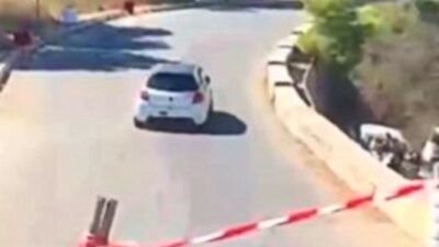 Copertina di A Erice un’auto esce di strada e travolge gli spettatori: due morti e un ferito