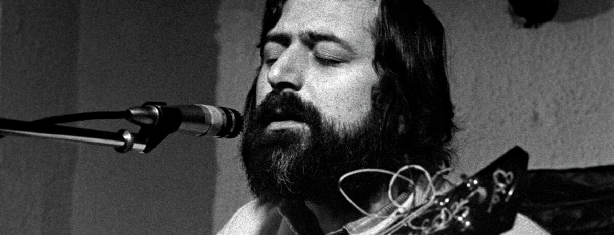 Copertina di Francesco Guccini, la storia d’Italia raccontata in 38 canzoni