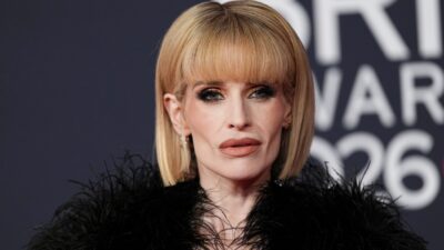 Copertina di “Ho indossato le parrucche per nascondere la mia perdita di peso spaventosa. Sembravo il fot**to cadavere mummificato. Tutto è iniziato dopo la morte di mio padre Ozzy”: parla Kelly Osbourne