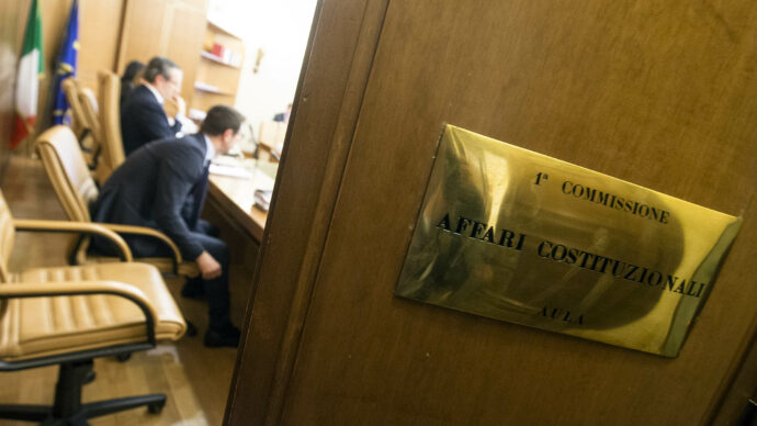 Legge elettorale, dal ballottaggio alla soglia del premio al 41%: la destra ancora spaccata. Avs: “Procedono per convenienza, aspettano nuovi sondaggi?”