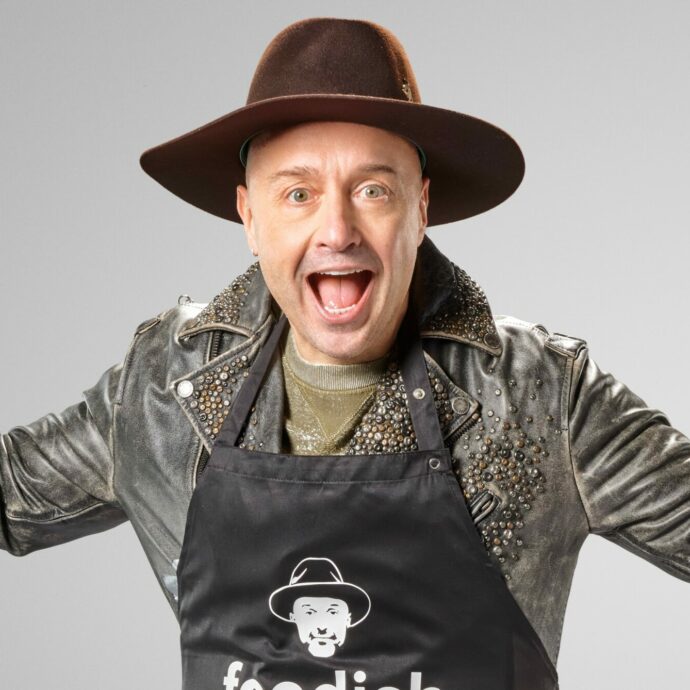 “Il potere di acquisto della maggior parte degli italiani è in calo. Si cercano esperienze gastronomiche di qualità, ma a prezzo contenuto in spiaggia o nei food truck per strada”: parla Joe Bastianich