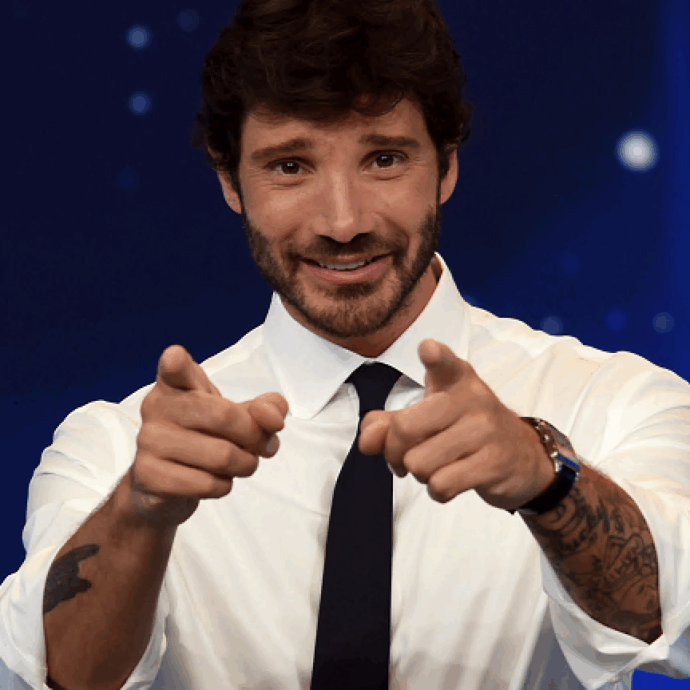 Festival di Sanremo 2027, Stefano De Martino: “24 Big, no ai brani con l’AI, torna il Televoto per il vincitore, debutta il voto sull’App, giuria internazionale per la serata Eurovision”