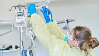 Copertina di “Poteva essere salvato”, la perizia sul 14enne morto di tumore dopo le “cure” secondo il metodo Hamer