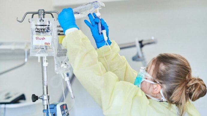 “Poteva essere salvato”, la perizia sul 14enne morto di tumore dopo le “cure” secondo il metodo Hamer