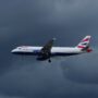 Copertina di Caos voli nel Regno Unito, un guasto blocca le partenze dagli aeroporti di Londra e Manchester: ritardi e cancellazioni