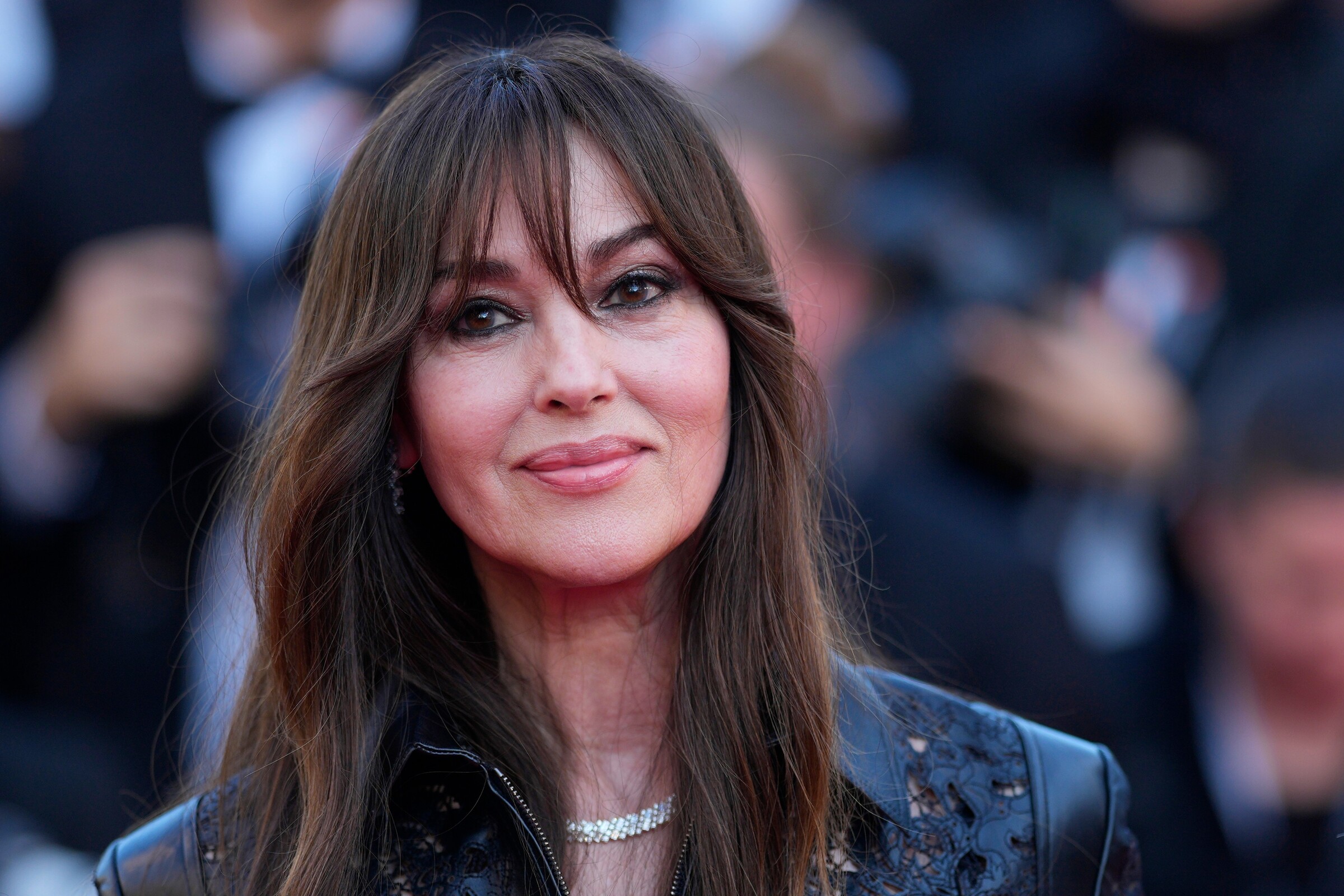 “Non c’è una vera alternativa: o invecchi e accetti il processo con dignità, o muori. Se invecchi sei abbastanza fortunato da essere ancora vivo e avere un futuro”: così Monica Bellucci
