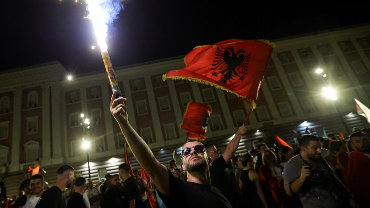 cento giorni di proteste in albania in piazza il paese ha scoperto di avere una voce la lotta di una generazione contro il vecchio establishment da Ilfattoquotidiano.it cento giorni di proteste in albania in piazza il paese ha scoperto di avere una voce la lotta di una generazione contro il vecchio establishment