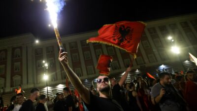 Copertina di Cento giorni di proteste in Albania, in piazza il Paese ha scoperto di avere una voce. La lotta di una generazione contro il vecchio establishment
