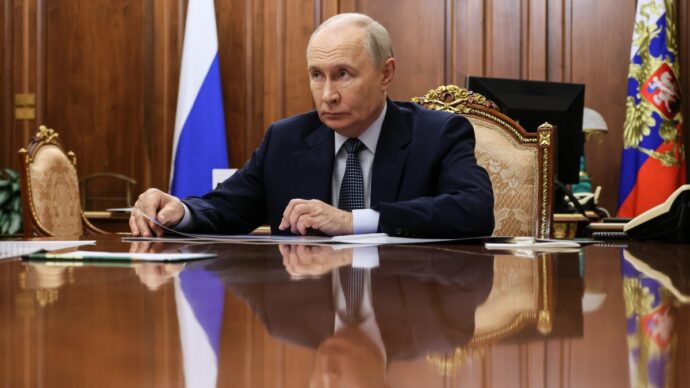 Zelensky: “Trilaterale con Russia e Usa possibile già a settembre”. L’Ungheria espelle dieci diplomatici di Mosca, il Cremlino: “Risposta dura e dolorosa”